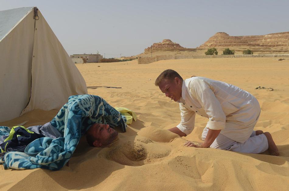 واحة سيوة — علاج بالرمال